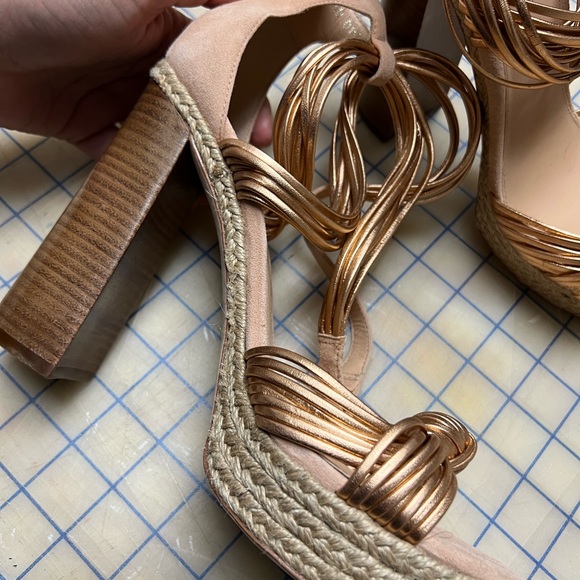 Vince Camuto Nyla never worn! Rose gold 9.5 - Picture 4 of 5